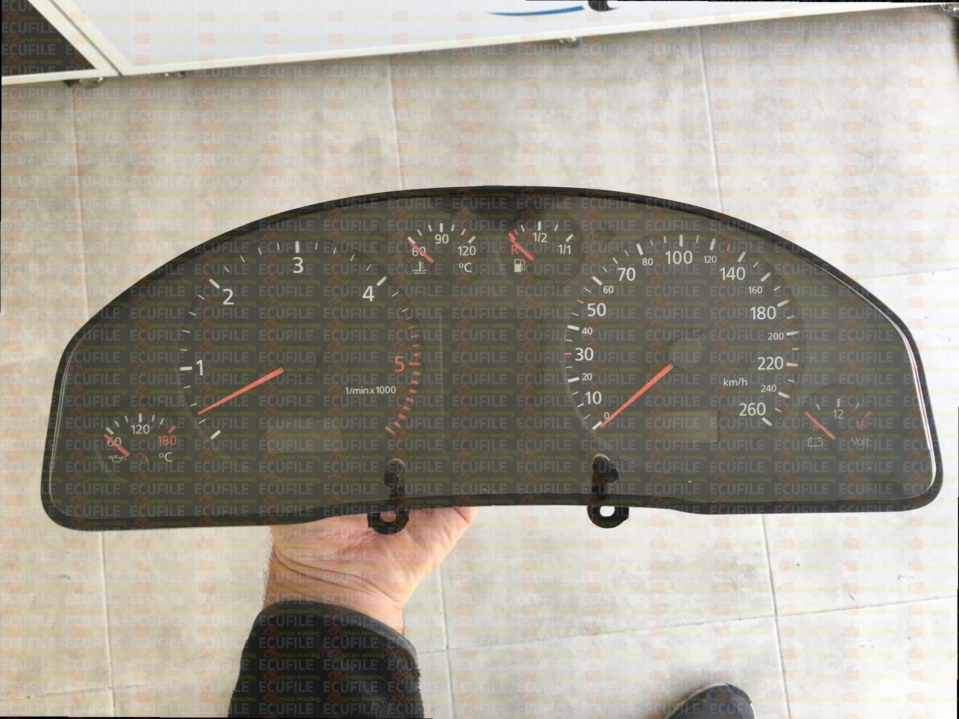 VDO 110.208.942-043 AUDI A4 8D0920932FX