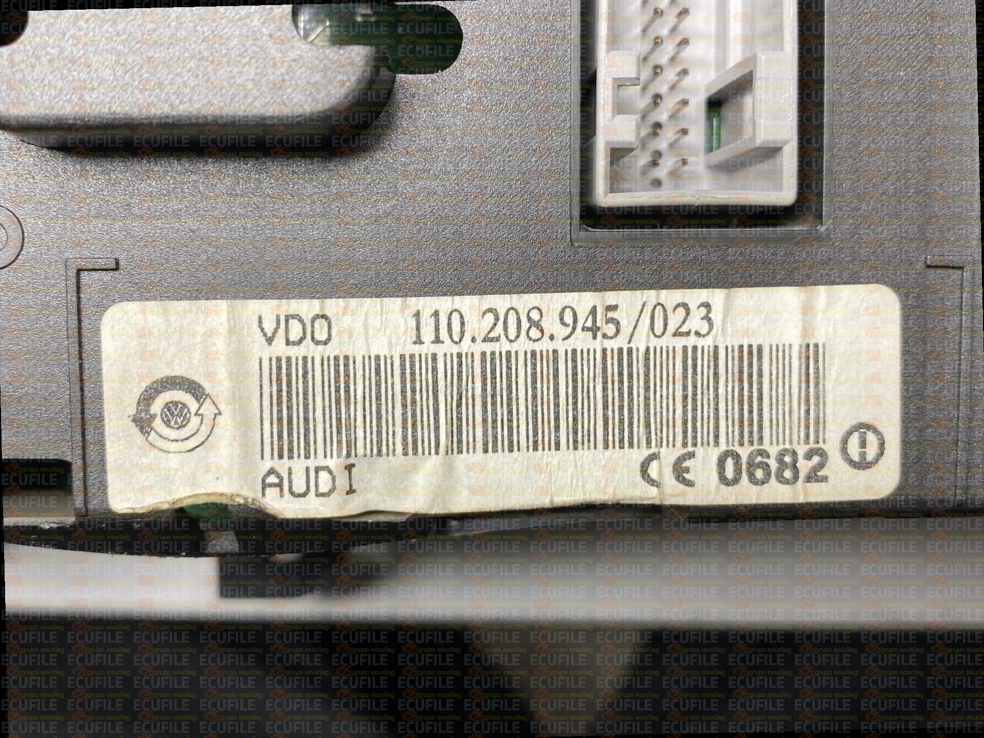 VDO 110.208.945-023 AUDI A3 8L0920931EX
