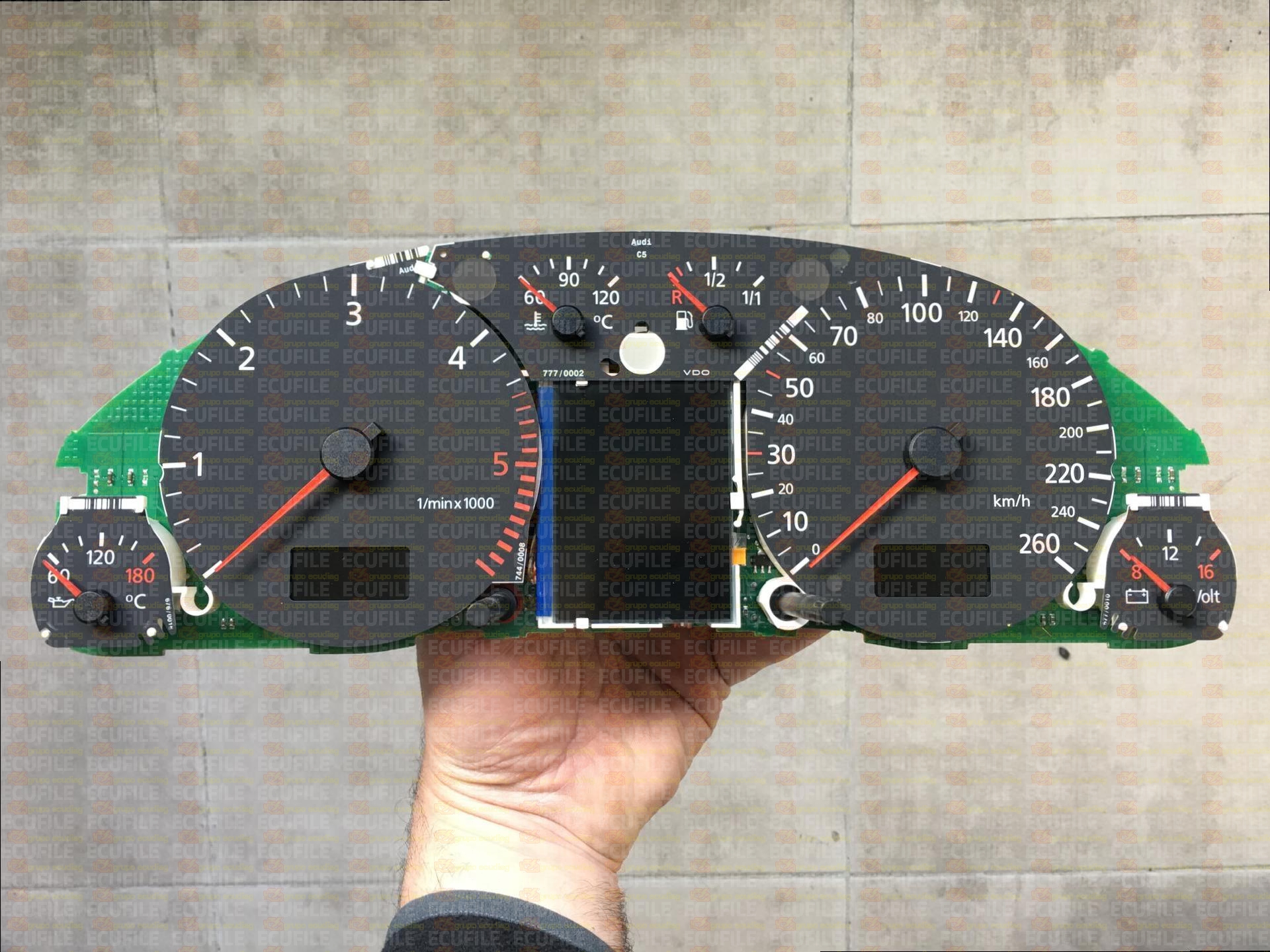 VDO 110.208.942-043 AUDI A4 8D0920932FX