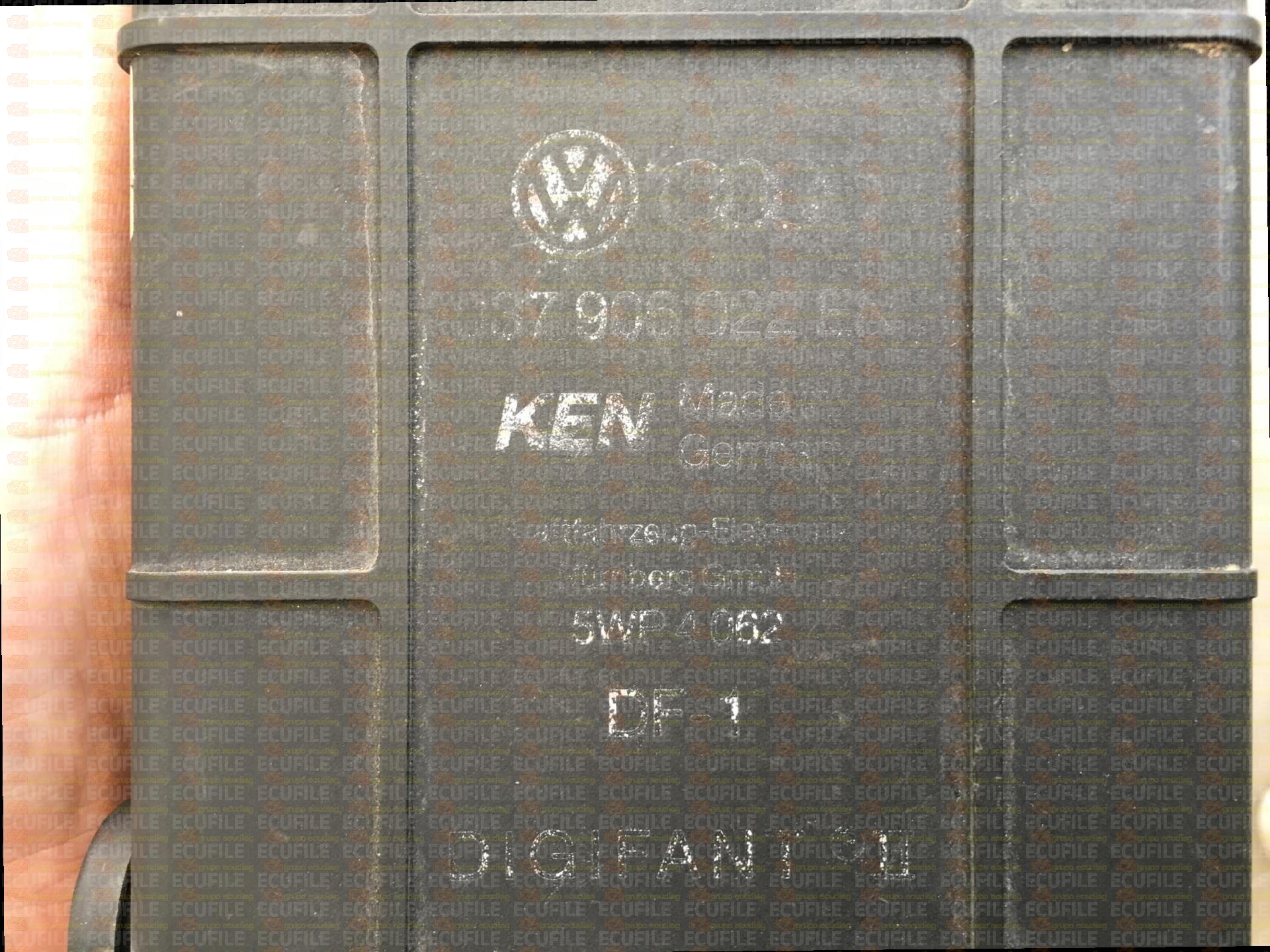 SIEMENS DF-1 5WP4062 VOLKSWAGEN GOLF I 1.8i 98HP 037906022EN